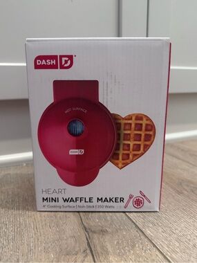 Dash Heart Mini Waffle Maker
